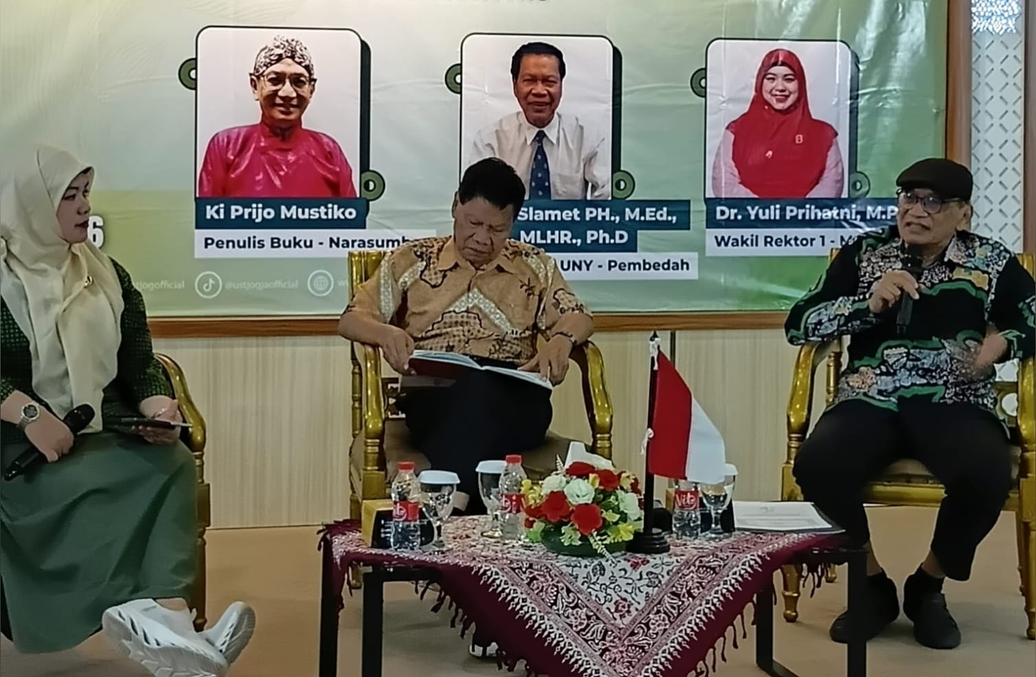 UST Gelar Bedah Buku Karya Ki Prijo Mustiko