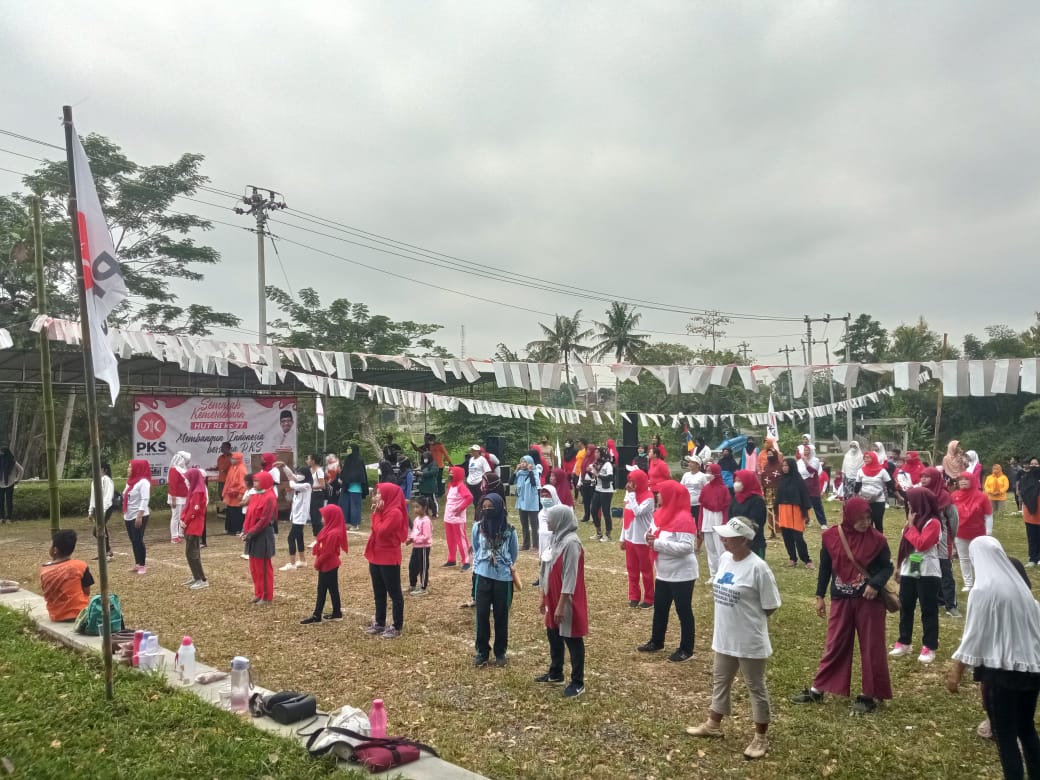 Ratusan Warga Ikuti Sepeda Gembira dan Senam Nusantara PKS Seyegan 
