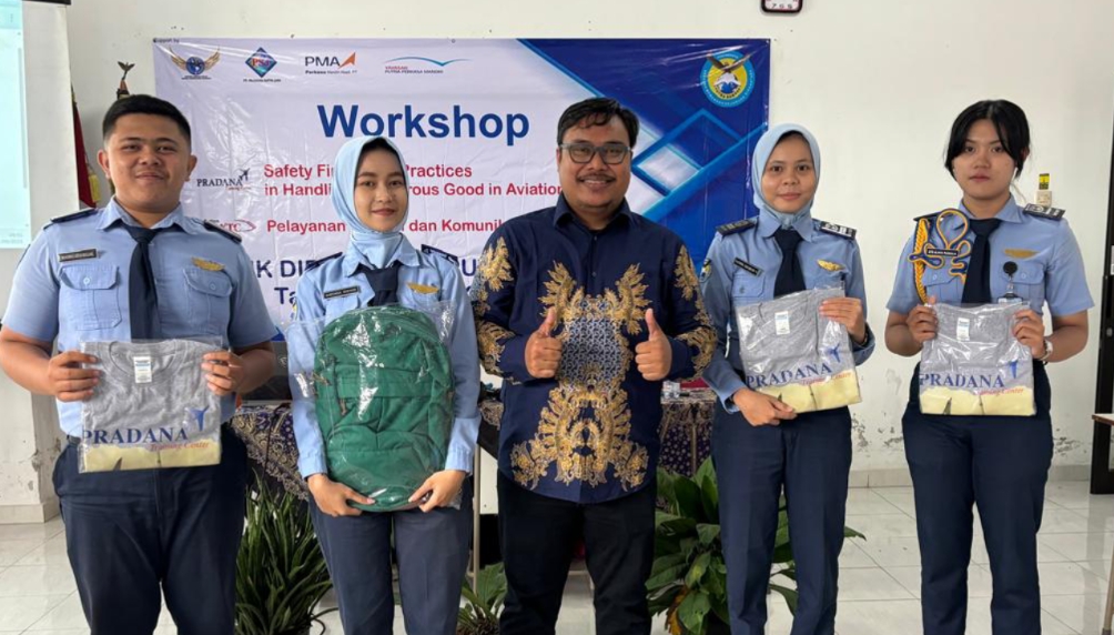 Workshop SMK Dirgantara Kupas Tuntas Penanganan Barang Berbahaya di Penerbangan 