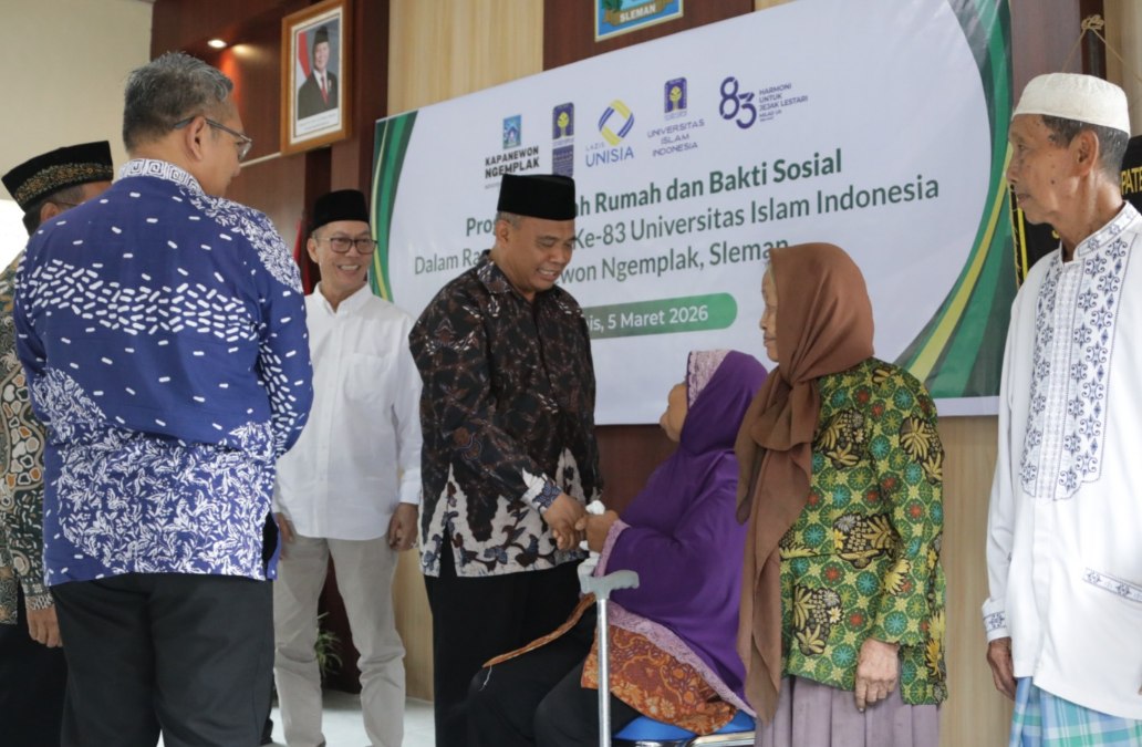 UII Bedah Rumah Warga Ngemplak di Milad ke-83, Bupati Sleman Apresiasi Kepedulian Kampus