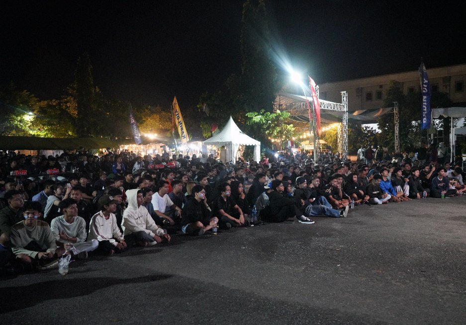 Ribuan Warga Padati JEC Bantul, Danrem Ajak Perkuat Persatuan di Nobar Final Piala Dunia