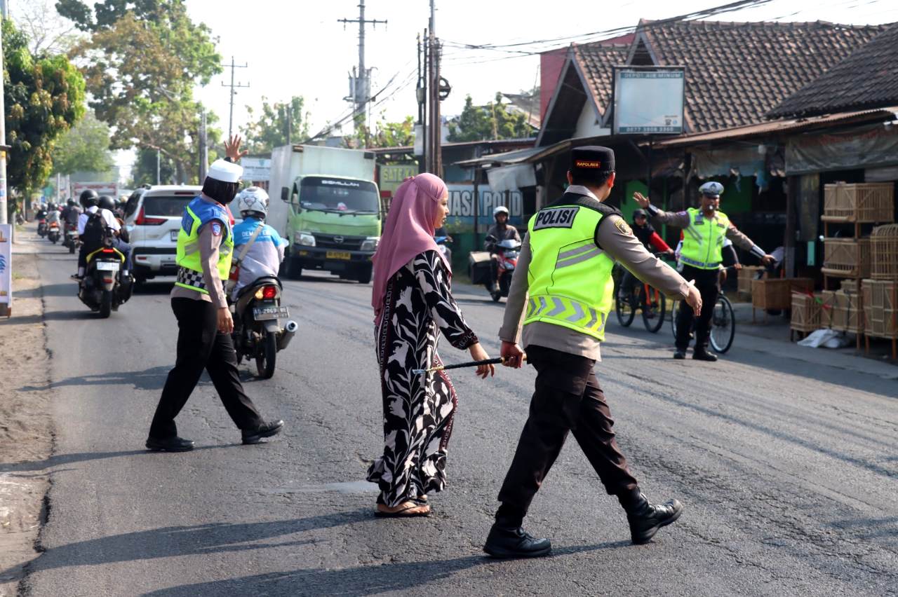 Cegah Kecelakaan Saat Jam Sibuk, Kapolres Bantul Turun Atur Lalu Lintas