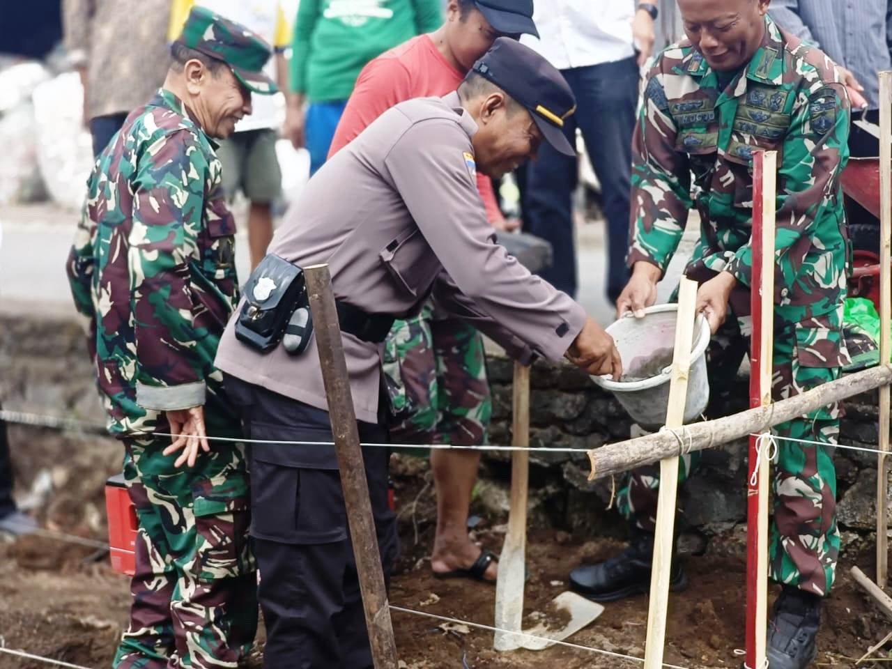 Wujudkan Pemerataan Pembangunan, Koramil 11 Depok Gelar Program Karya Bhakti TNI