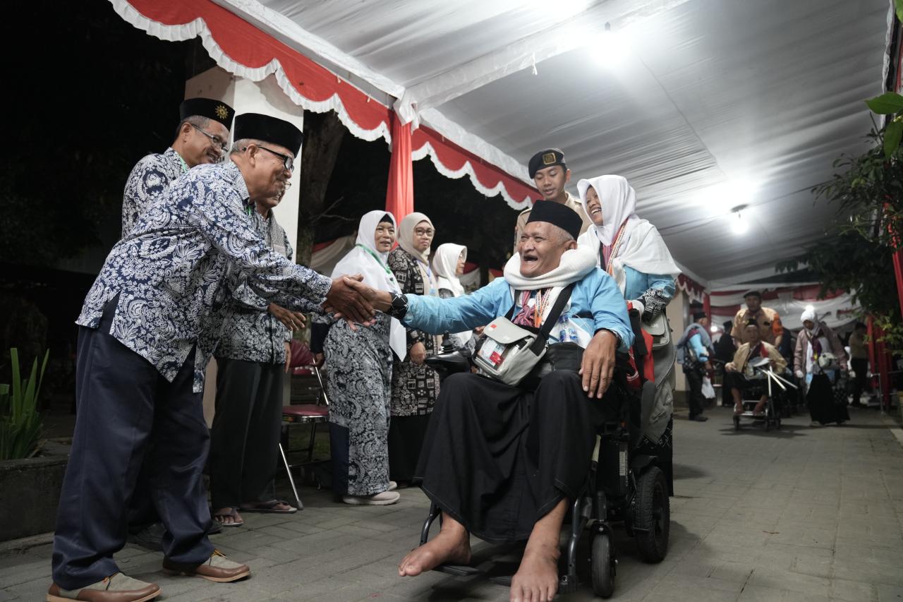 Danang Maharsa Lepas 354 Jamaah Haji Sleman Kloter 3-YIA, Tekankan Makna Spiritual