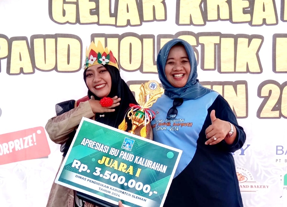 Dewi Nurlaila Raih Juara 1 Ibu PAUD Kalurahan Tingkat Kabupaten Sleman