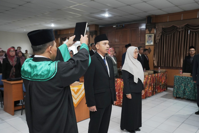 Bupati Sleman Lantik Dua Pejabat Dukcapil, Perkuat Sistem Merit dan Pelayanan Publik