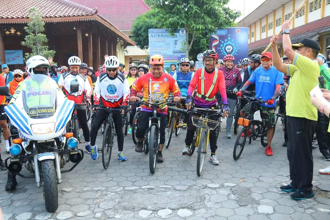 Sukses Gowes Bareng BNNP DIY dan ALGOJO Pra Hani 2024, Ganjar Jadi Peserta