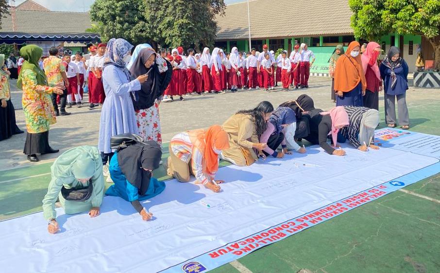 Deklarasi Anti Bullying di SDN Perumnas Condongcatur, Siswa Tandatangani Komitmen