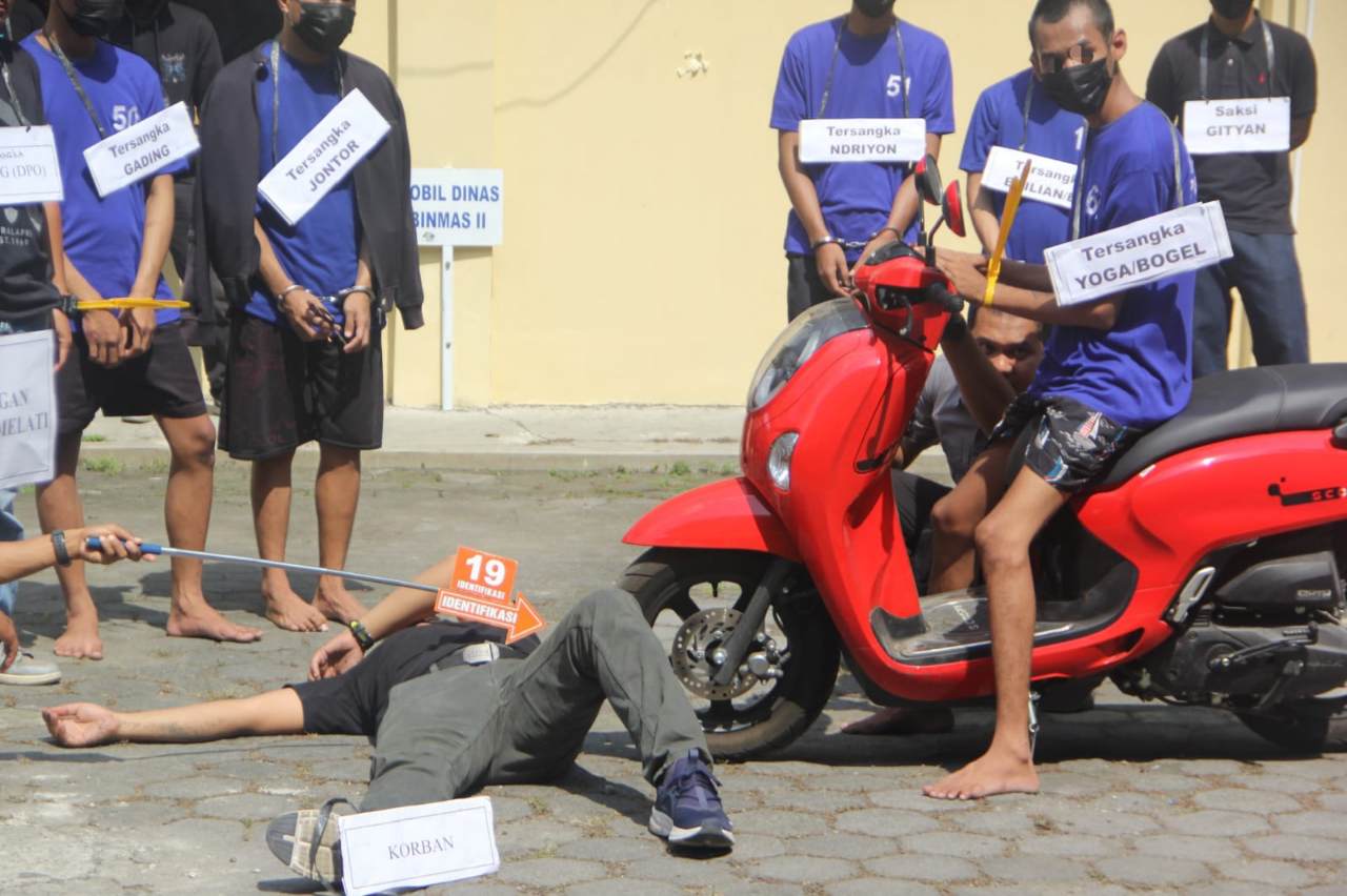 Rekonstruksi Pembunuhan Remaja Bantul Ungkap Penyiksaan Sadis, Leher Dilindas 3 Kali