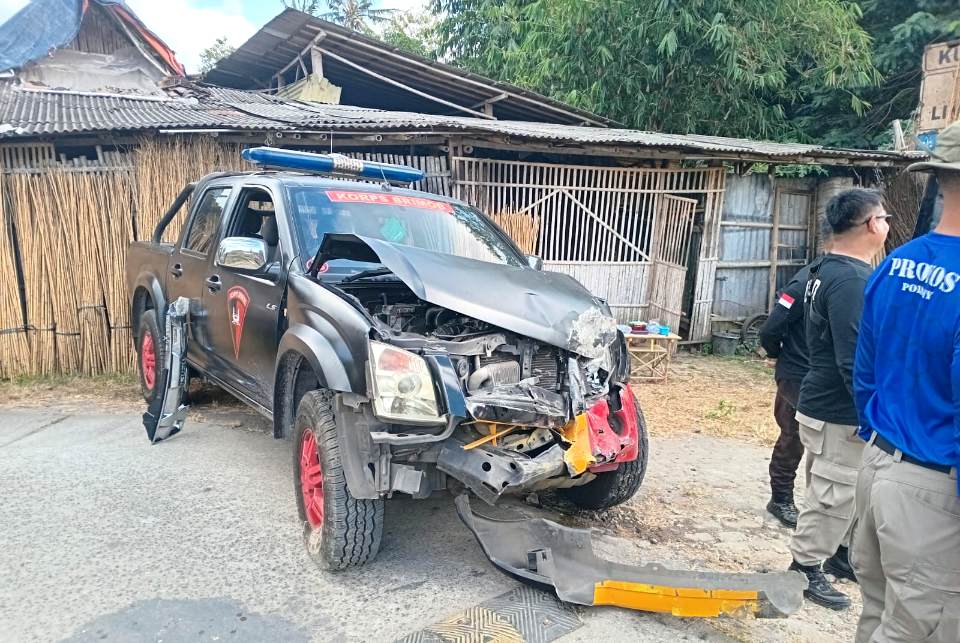 Mobil Dinas Brimob Terserempet KA Bandara di Sedayu, Polisi Soroti Perlintasan Belum Beroperasi