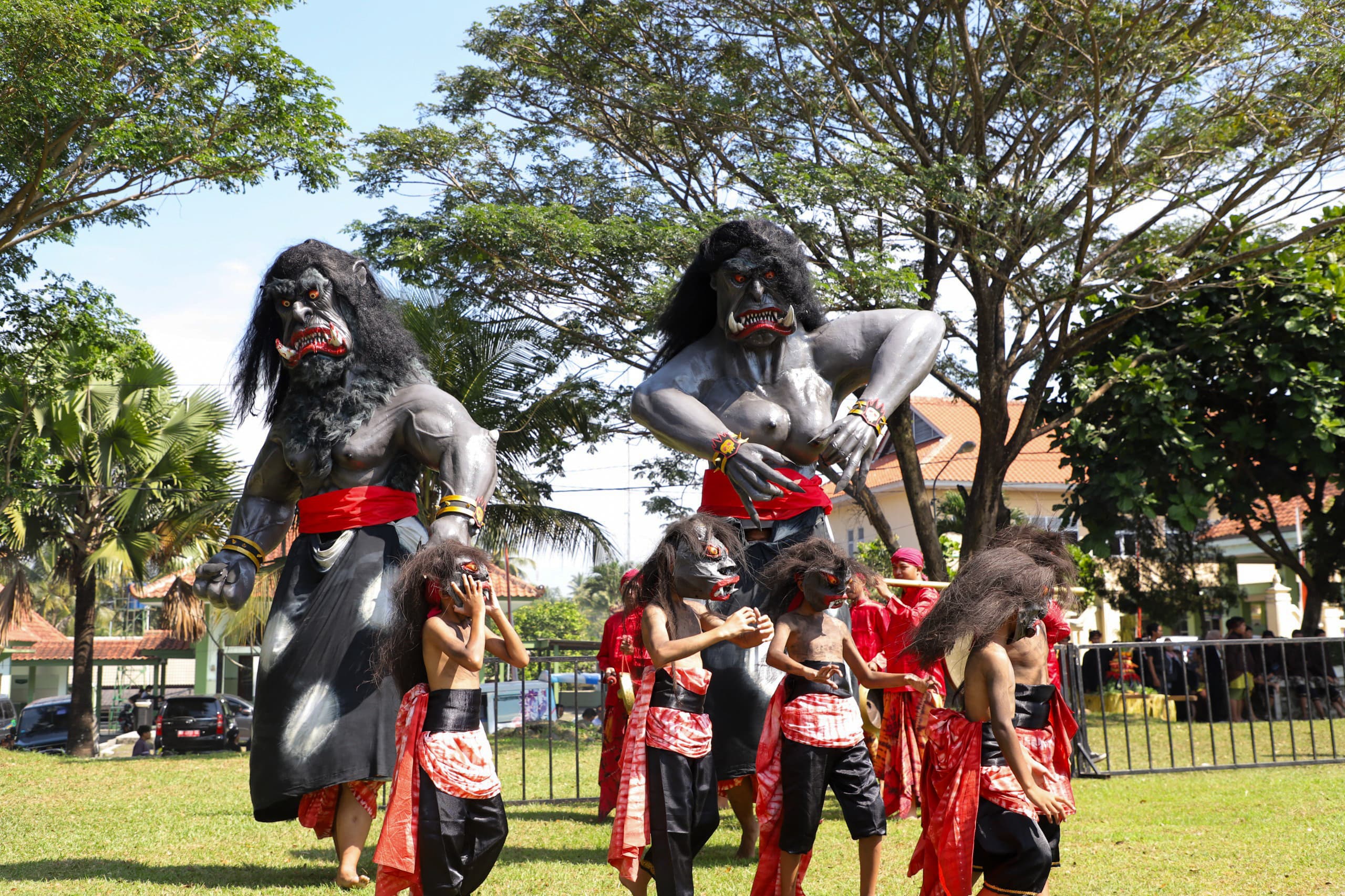 Wabup Danang Maharsa Buka Festival Upacara Adat 2024