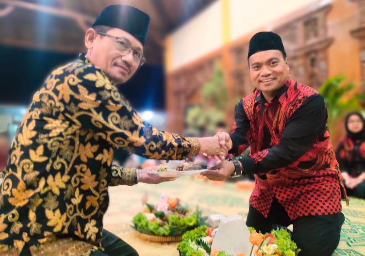 Malam Tirakatan Hari Jadi Condongcatur, Reno: ’ Tidak Akan Mencalonkan Lagi Sebagai Lurah’