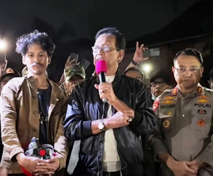 Di Bawah Langit Jogja, Sri Sultan HB X Menyapa Massa dengan Alunan Gamelan