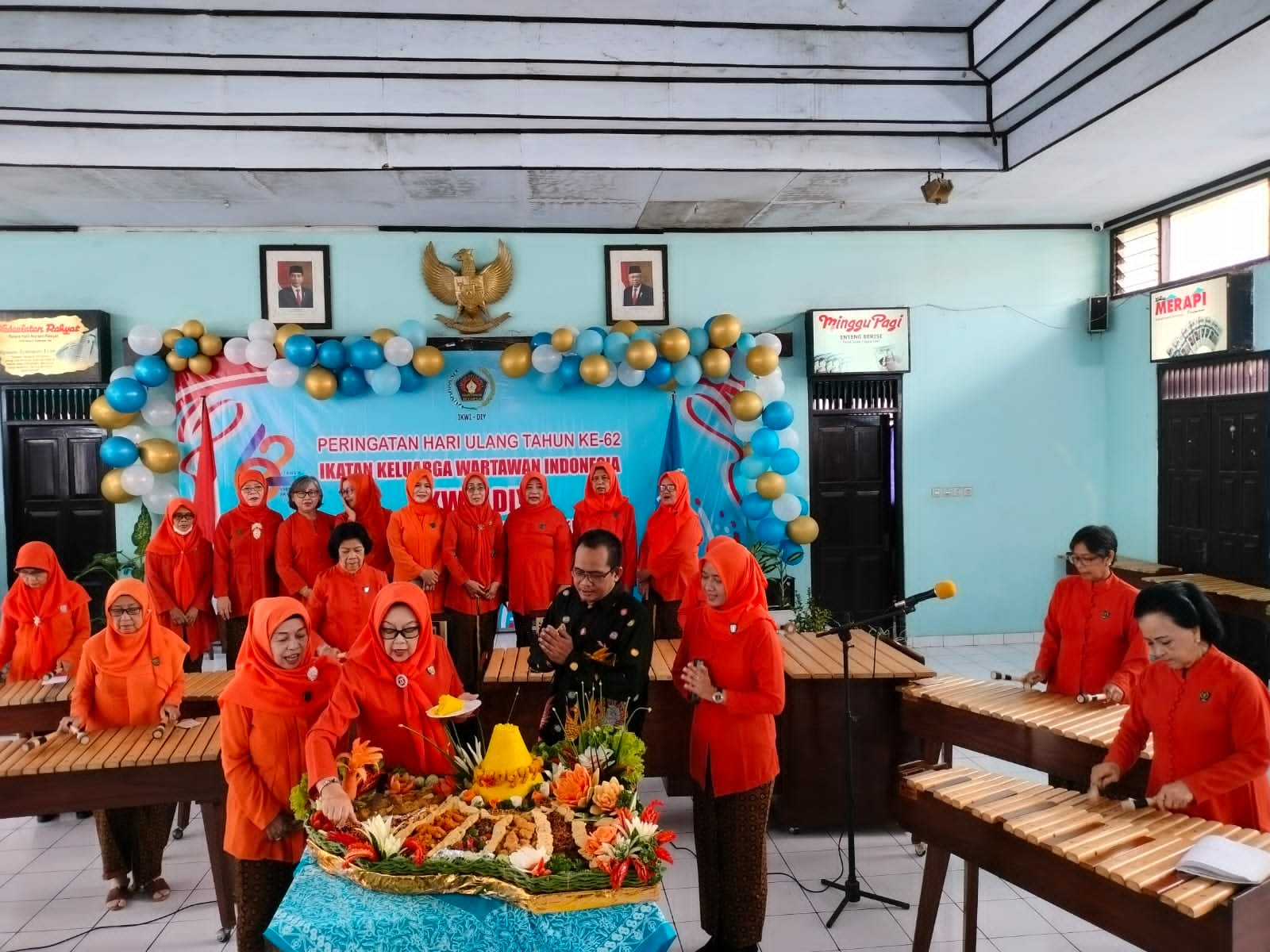 Dilombakan, Pemotongan Tumpeng Tandai Peringatan HUT ke-62 IKWI di DIY