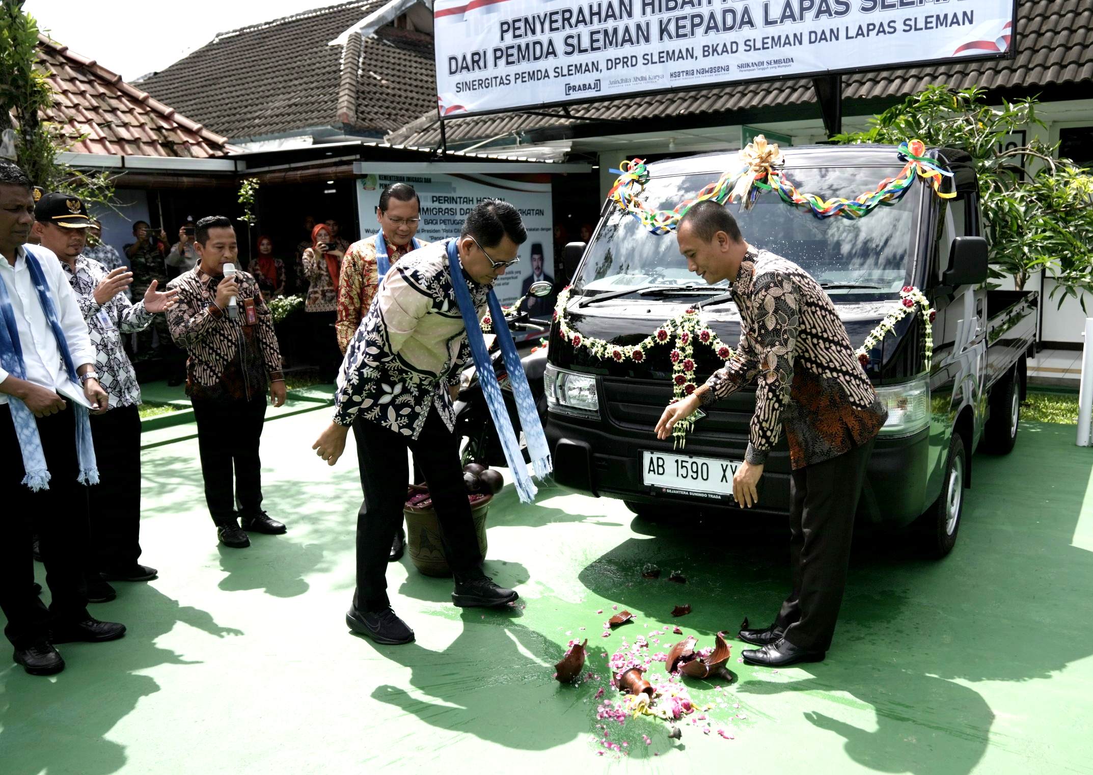 Pemkab Sleman Hibahkan Kendaraan Operasional untuk Lapas Cebongan Sleman