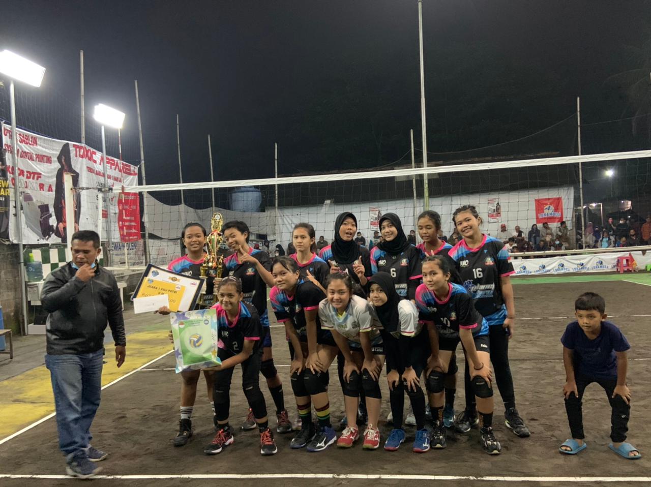 Kandaskan Mimpi Yuso Sleman,  Tim Puteri SU Rebut Gelar Juara Turnamen Bola Voli Loka Muda Cup 2022