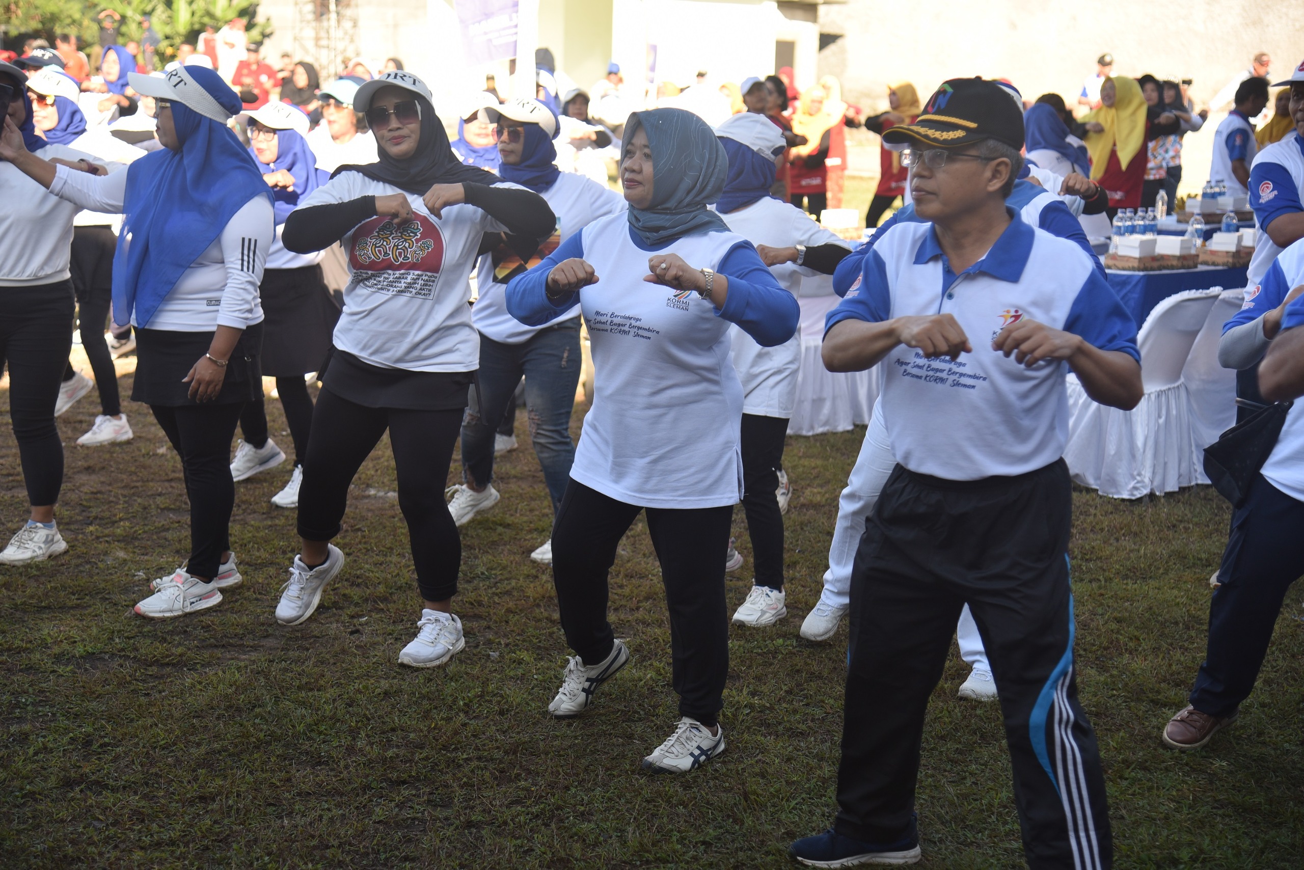 Bupati dan Wakil Bupati Sleman Ikuti Senam Masal bersama KORMI dan Masyarakat Sleman