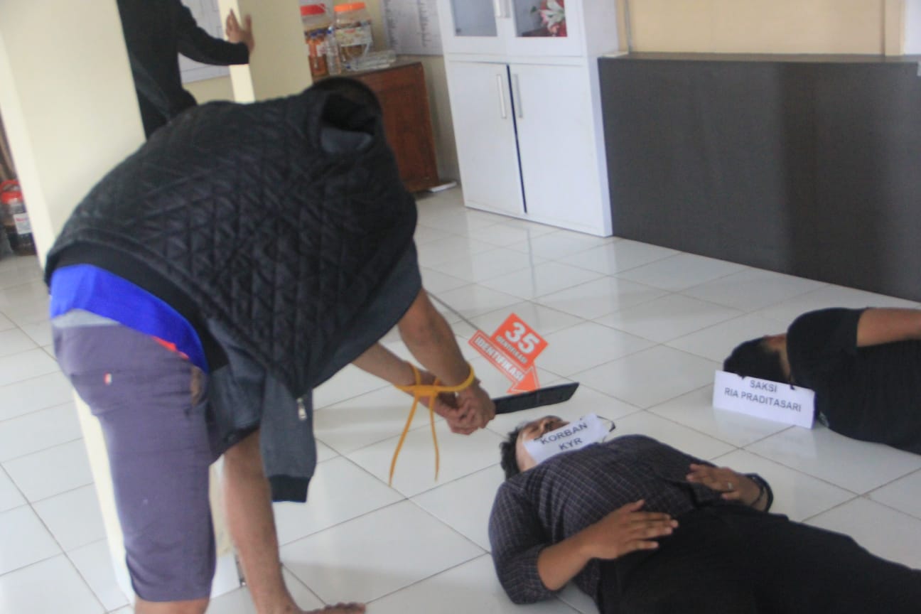 Rekonstruksi Pembunuhan di Bantul Bertambah Jadi 53 Adegan, Tersangka Bacok Korban Saat Tidur