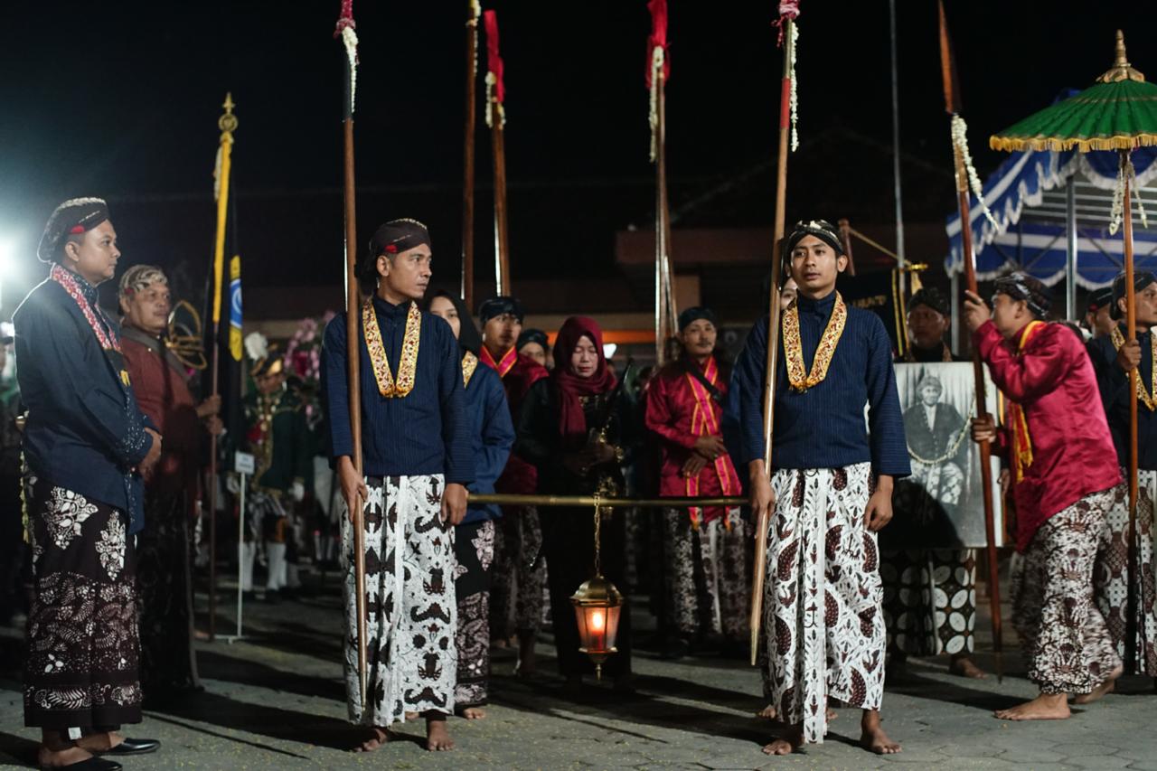 Upacara Adat Suran Mbah Demang, Bupati Sleman Ajak Masyarakat Teladani Nilai Luhur Ki Demang 