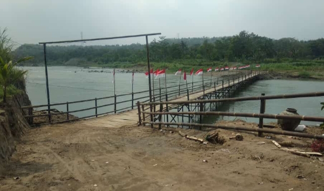 Warga Padukuhan Temben Bangun Jembatan Bambu, Hubungkan Wilayah Kulonprogo dan Bantul