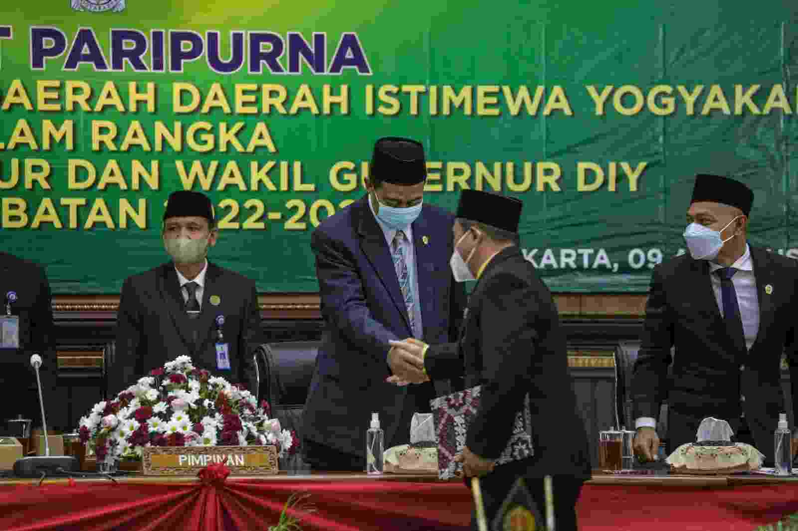 DPRD DIY Tetapkan Sultan HB X dan Paku Alam X  Sebagai Gubernur  dan Wakil Gubernur DIY 2022 - 2027